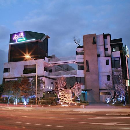 Doule Motel Taichung Exterior photo