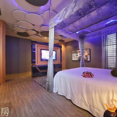 Doule Motel Taichung Exterior photo