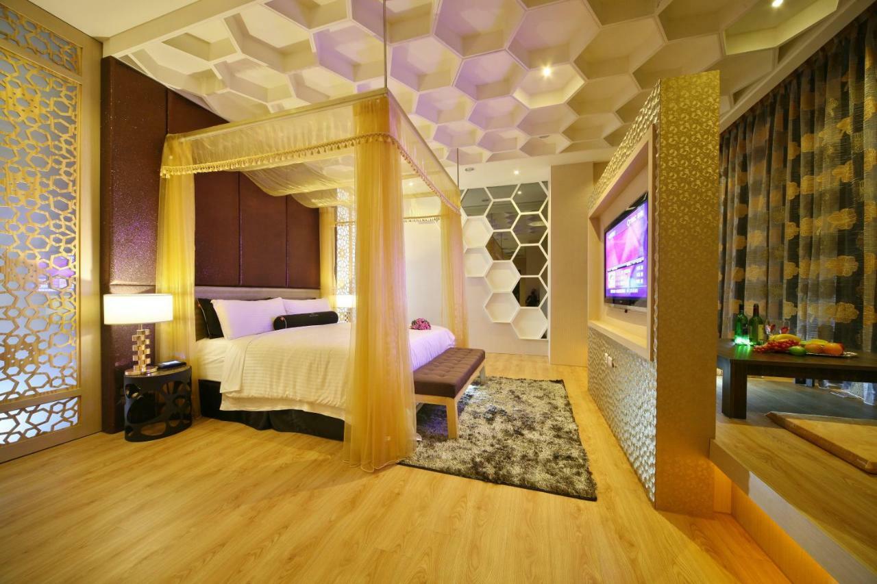 Doule Motel Taichung Exterior photo
