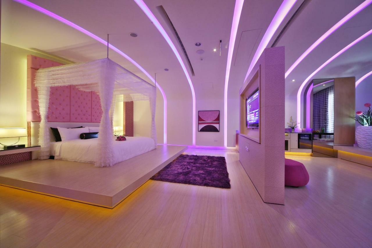 Doule Motel Taichung Exterior photo
