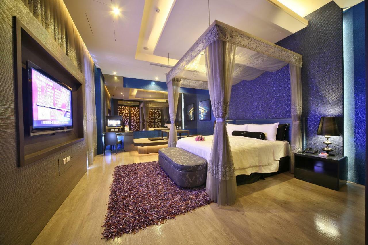 Doule Motel Taichung Exterior photo