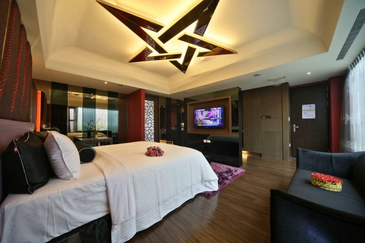 Doule Motel Taichung Exterior photo