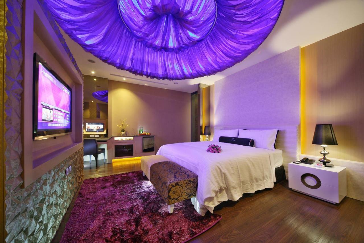 Doule Motel Taichung Exterior photo