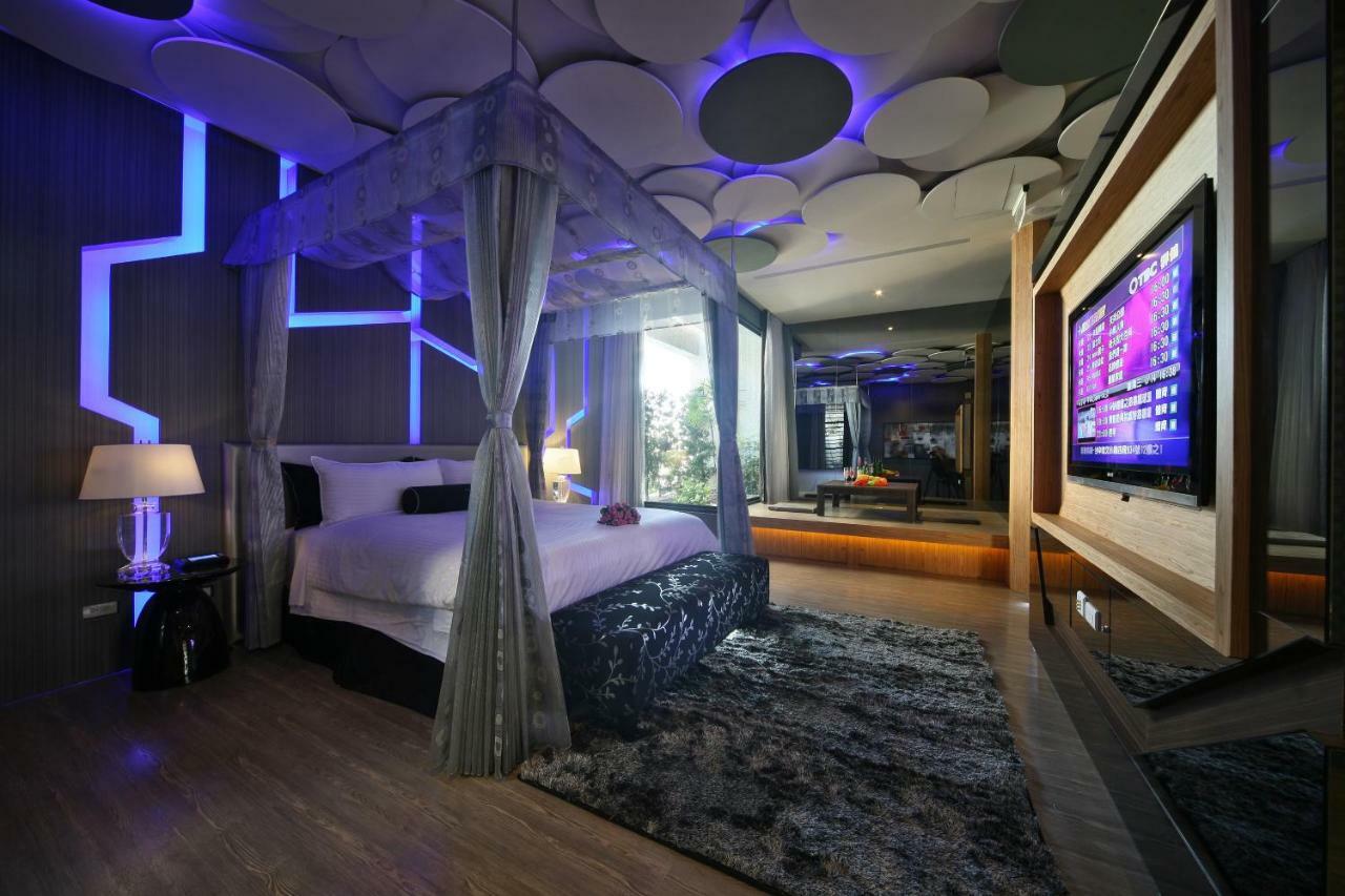 Doule Motel Taichung Exterior photo