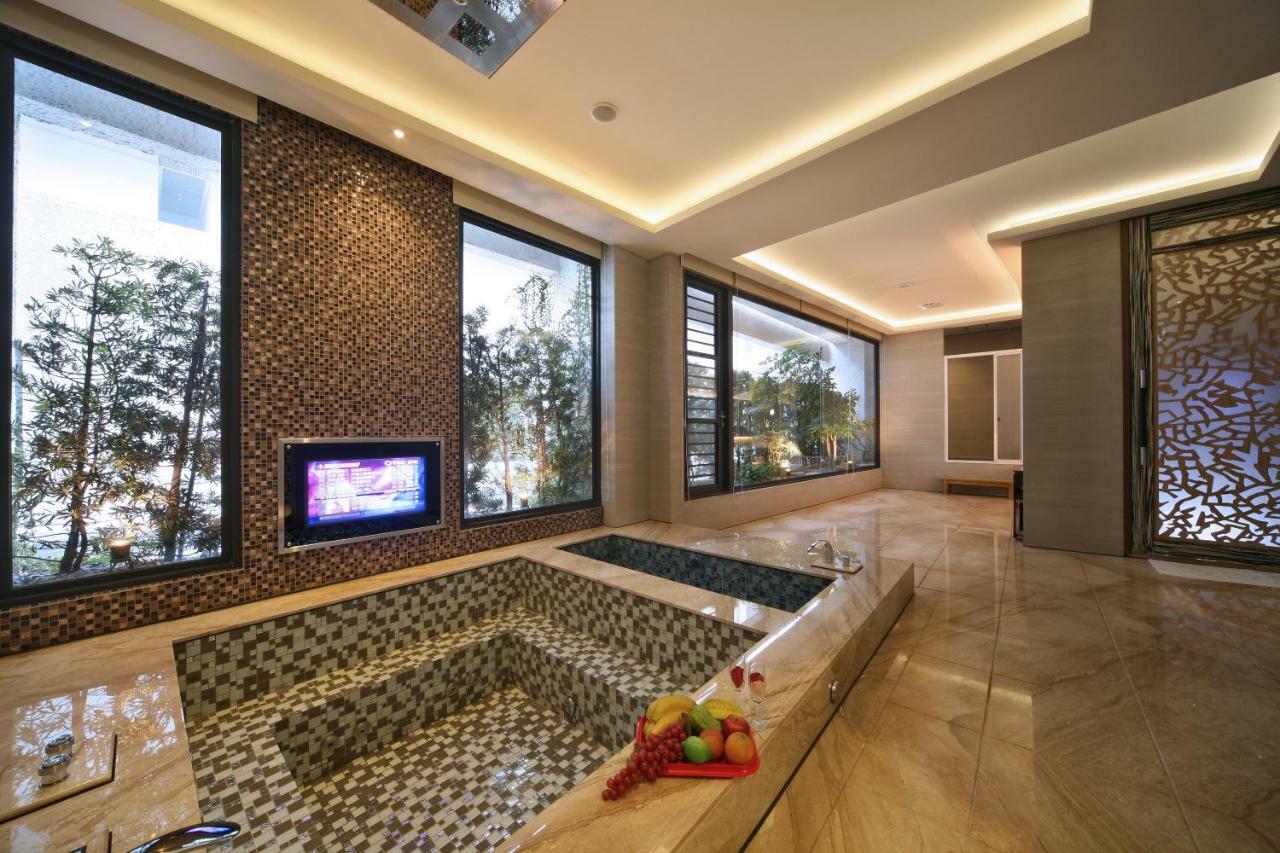 Doule Motel Taichung Exterior photo