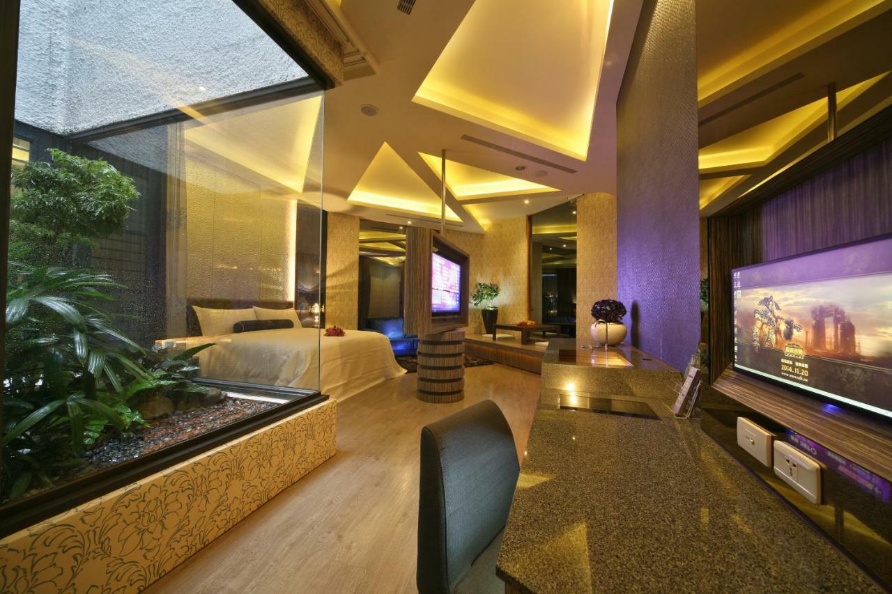 Doule Motel Taichung Exterior photo