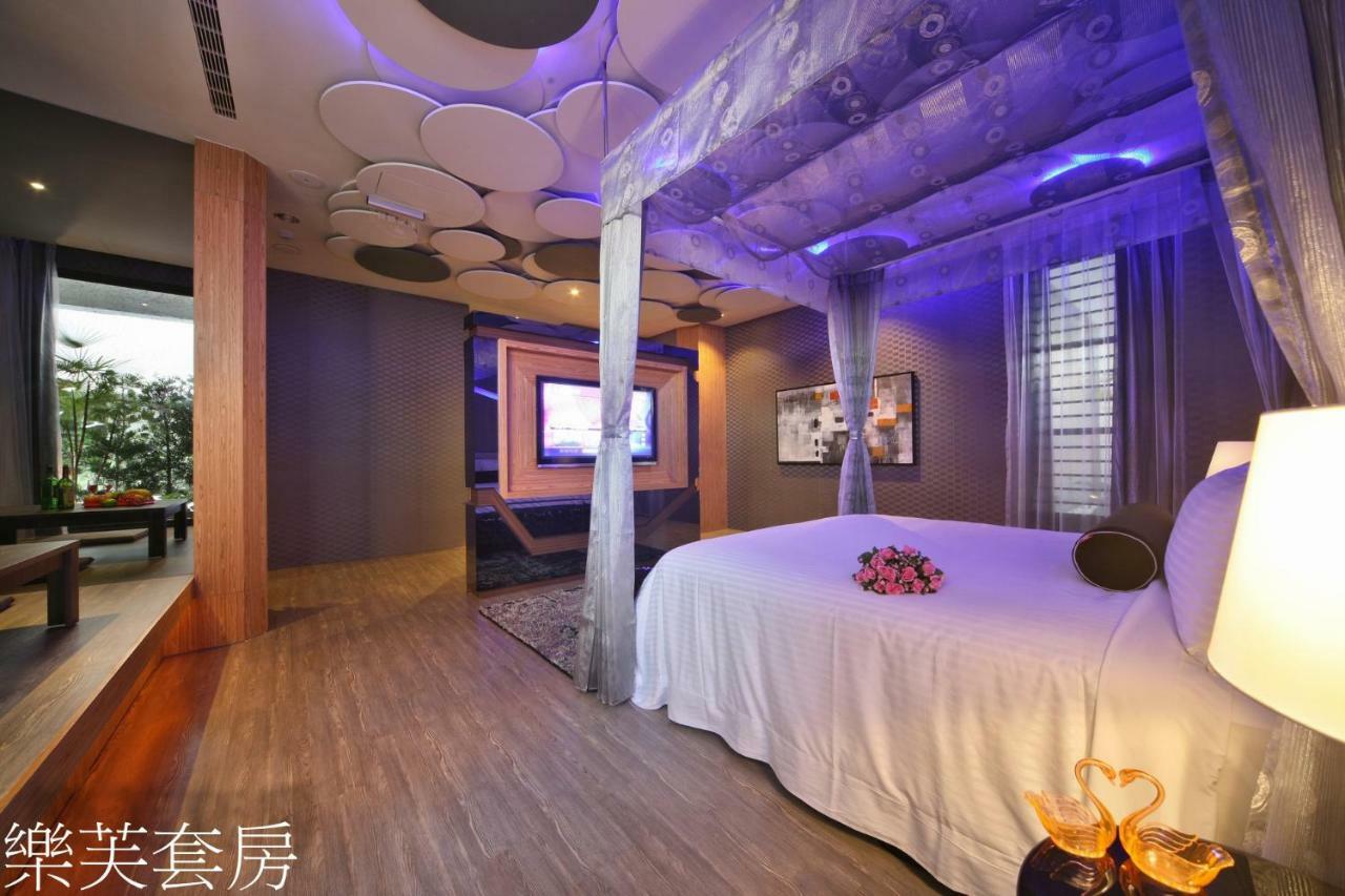 Doule Motel Taichung Exterior photo