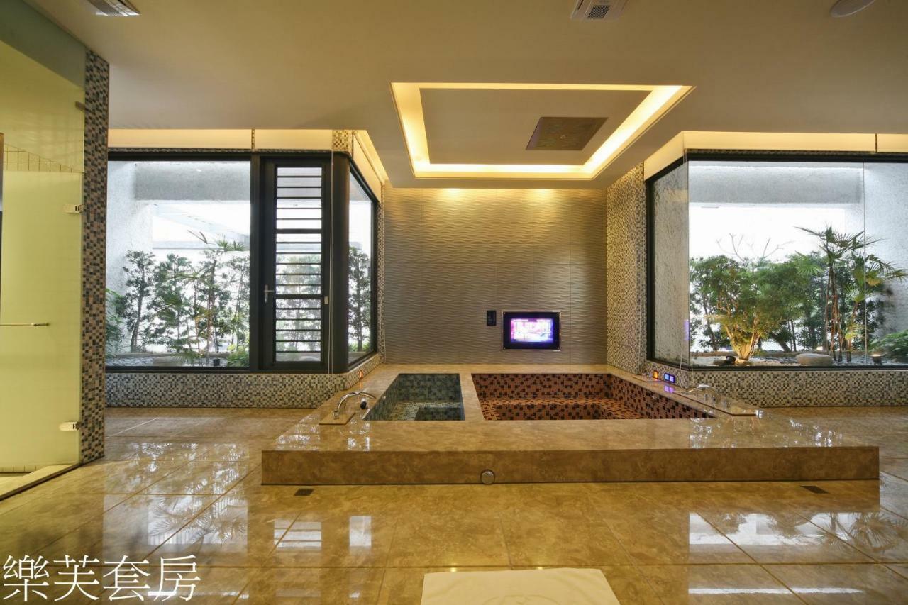 Doule Motel Taichung Exterior photo