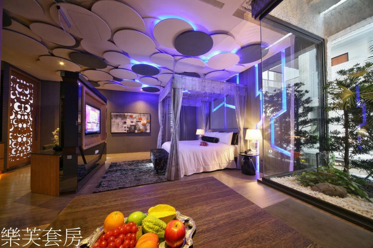 Doule Motel Taichung Exterior photo