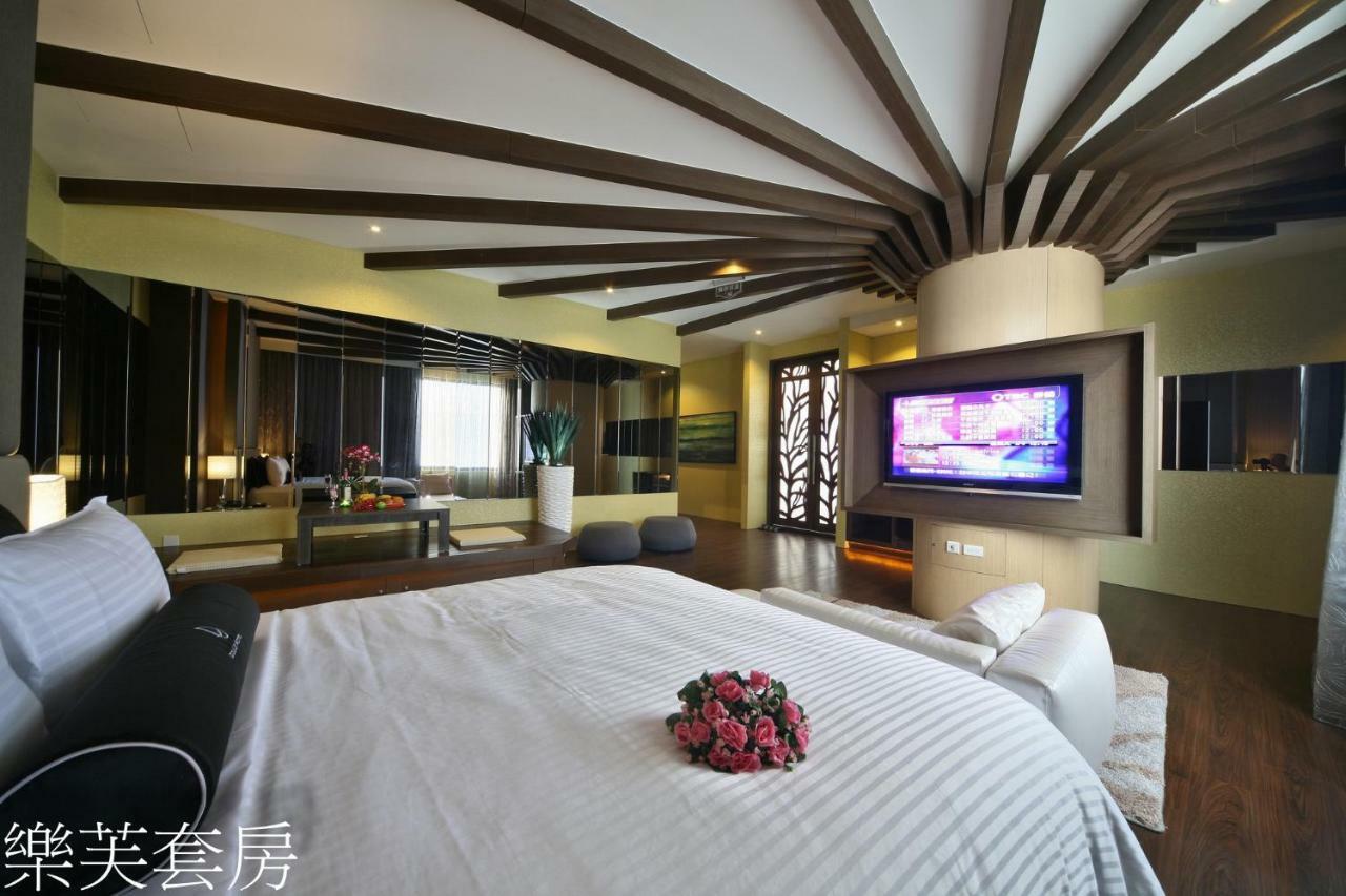 Doule Motel Taichung Exterior photo