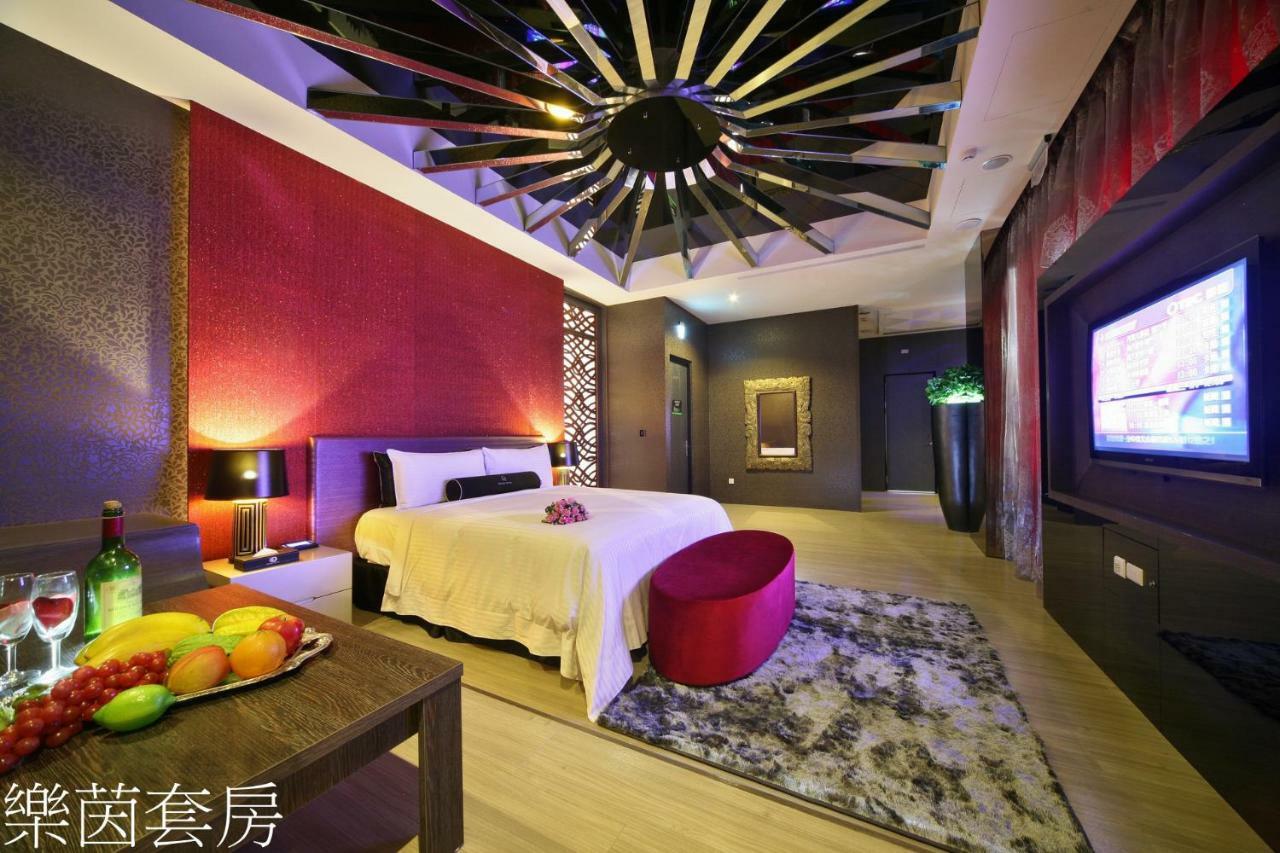 Doule Motel Taichung Exterior photo