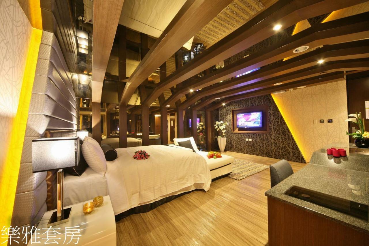 Doule Motel Taichung Exterior photo