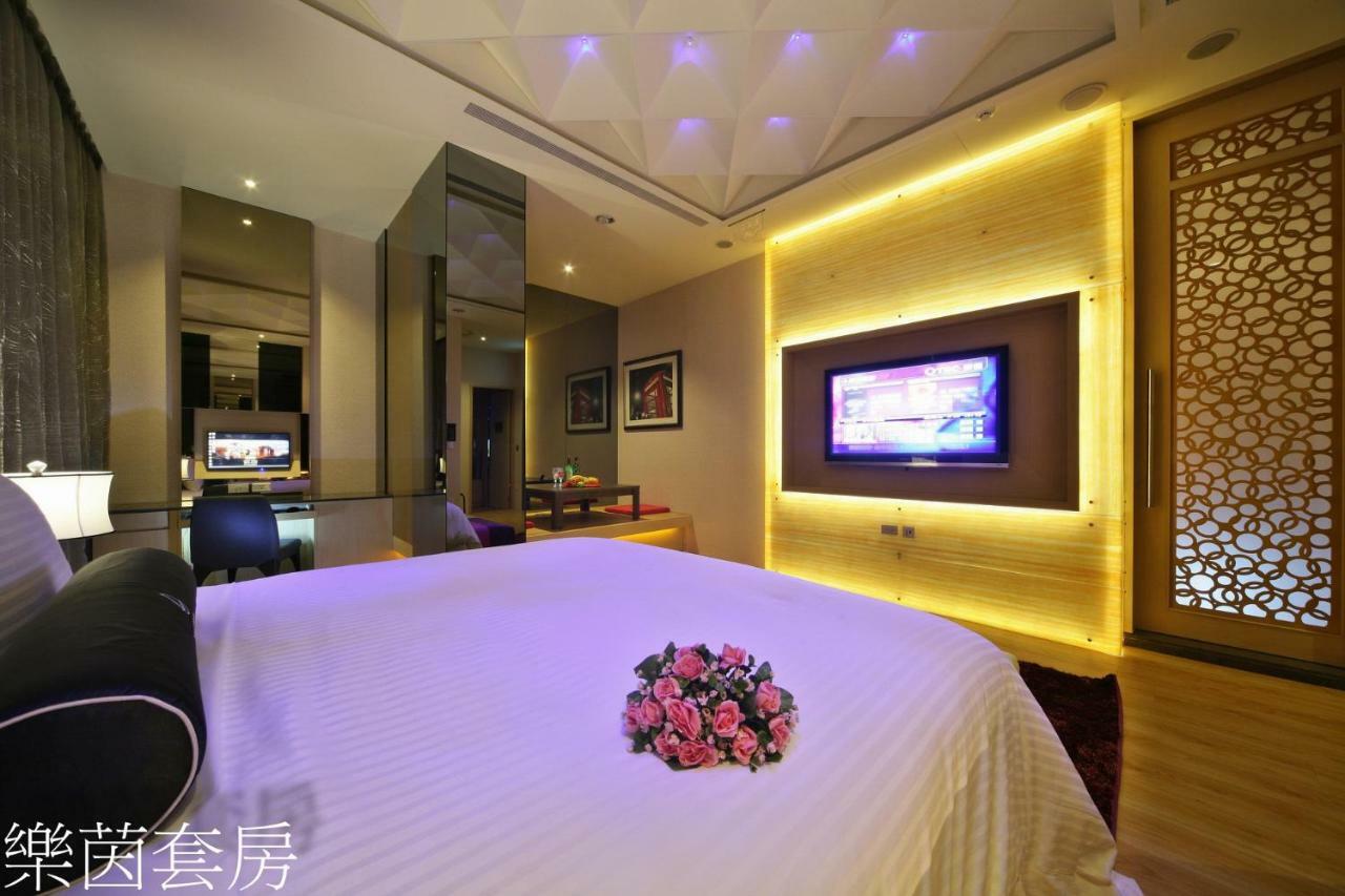 Doule Motel Taichung Exterior photo