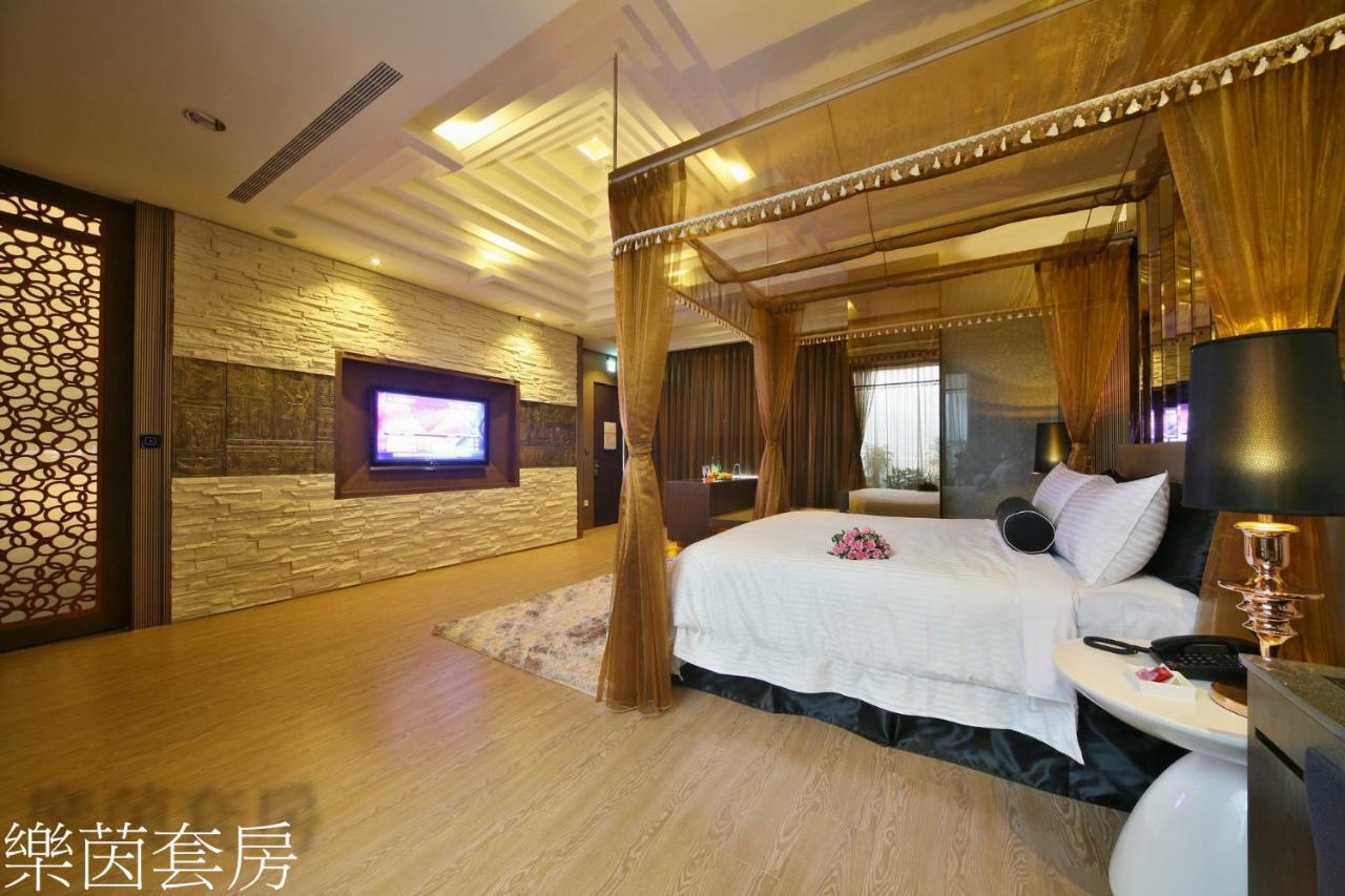 Doule Motel Taichung Exterior photo