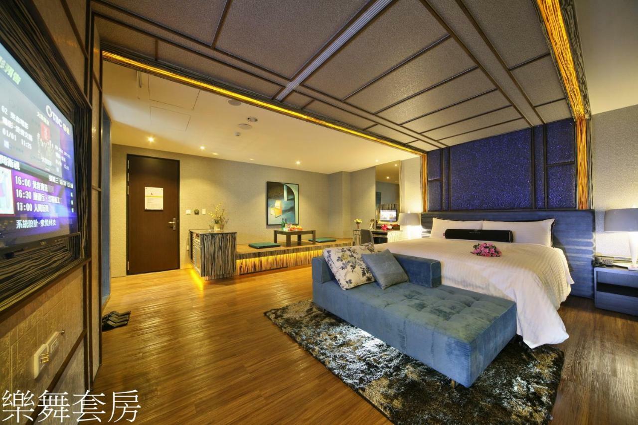 Doule Motel Taichung Exterior photo