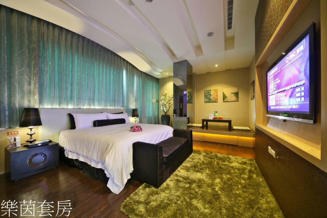 Doule Motel Taichung Exterior photo