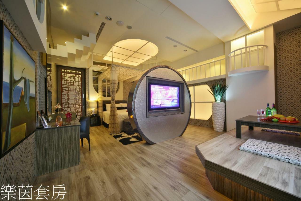 Doule Motel Taichung Exterior photo