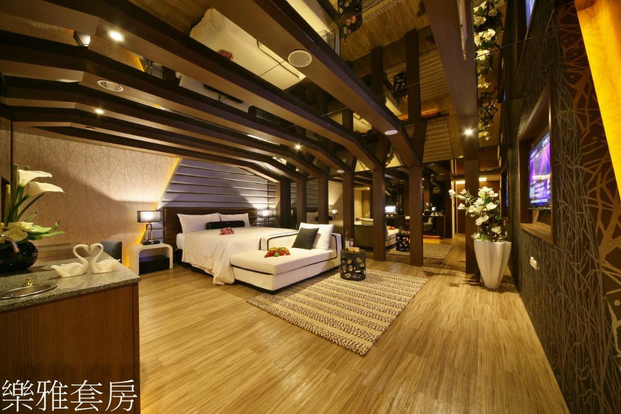 Doule Motel Taichung Exterior photo