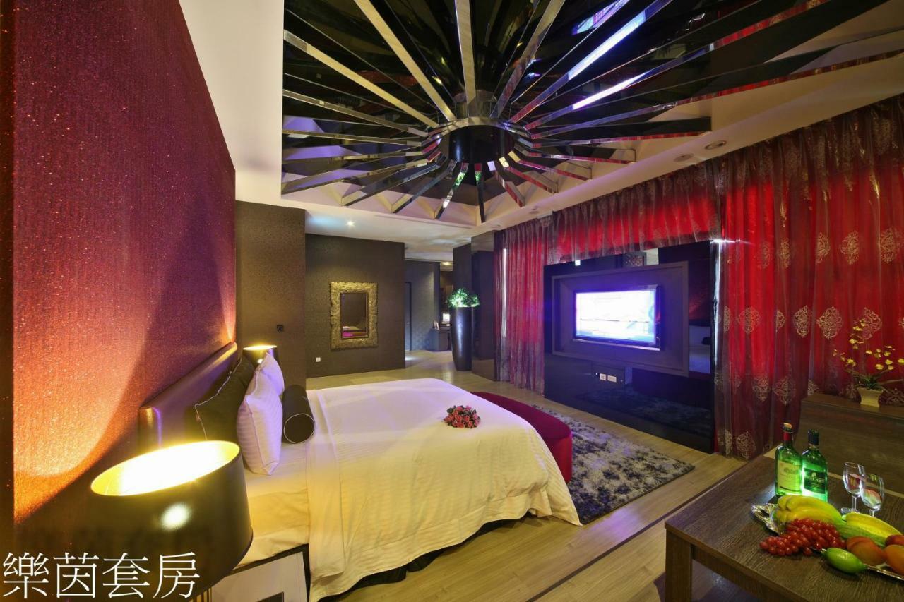 Doule Motel Taichung Exterior photo