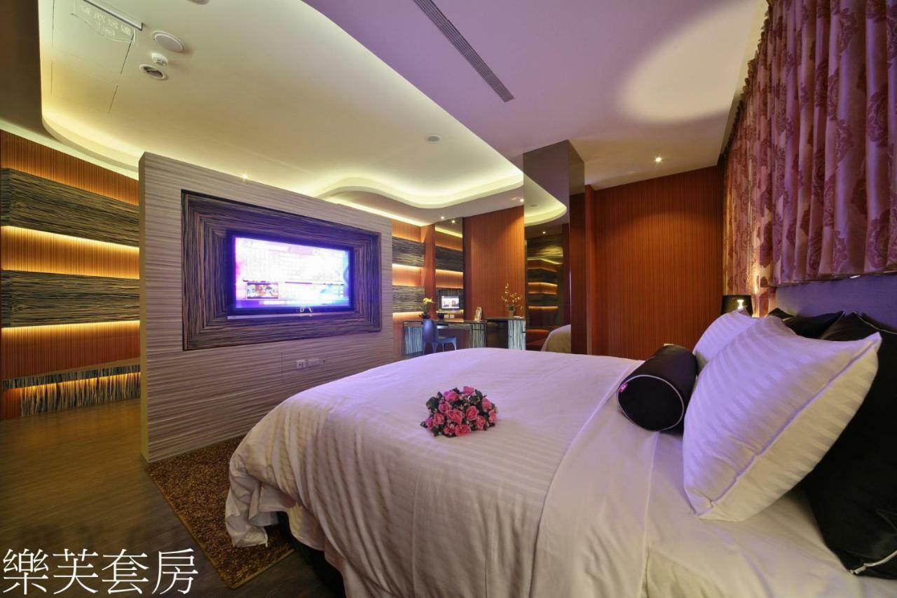 Doule Motel Taichung Exterior photo