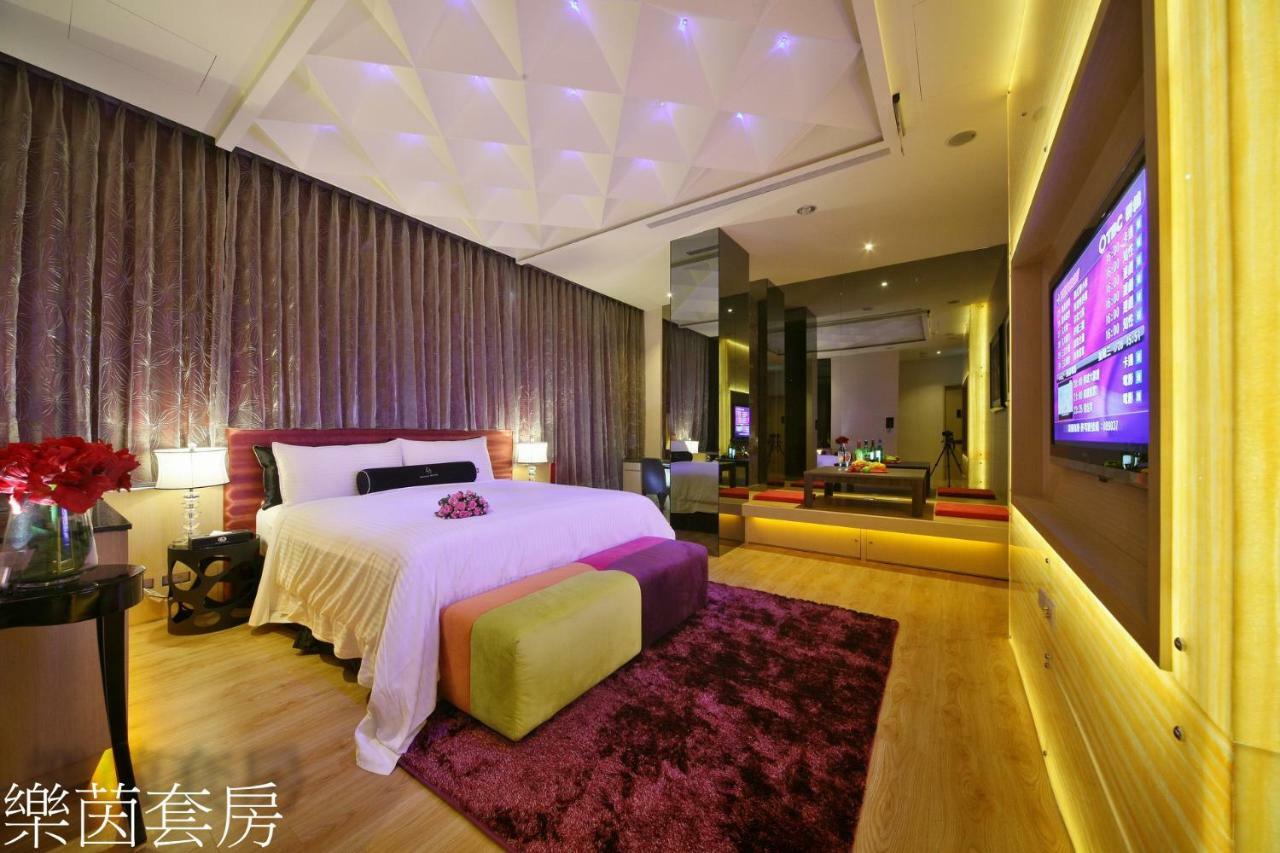 Doule Motel Taichung Exterior photo