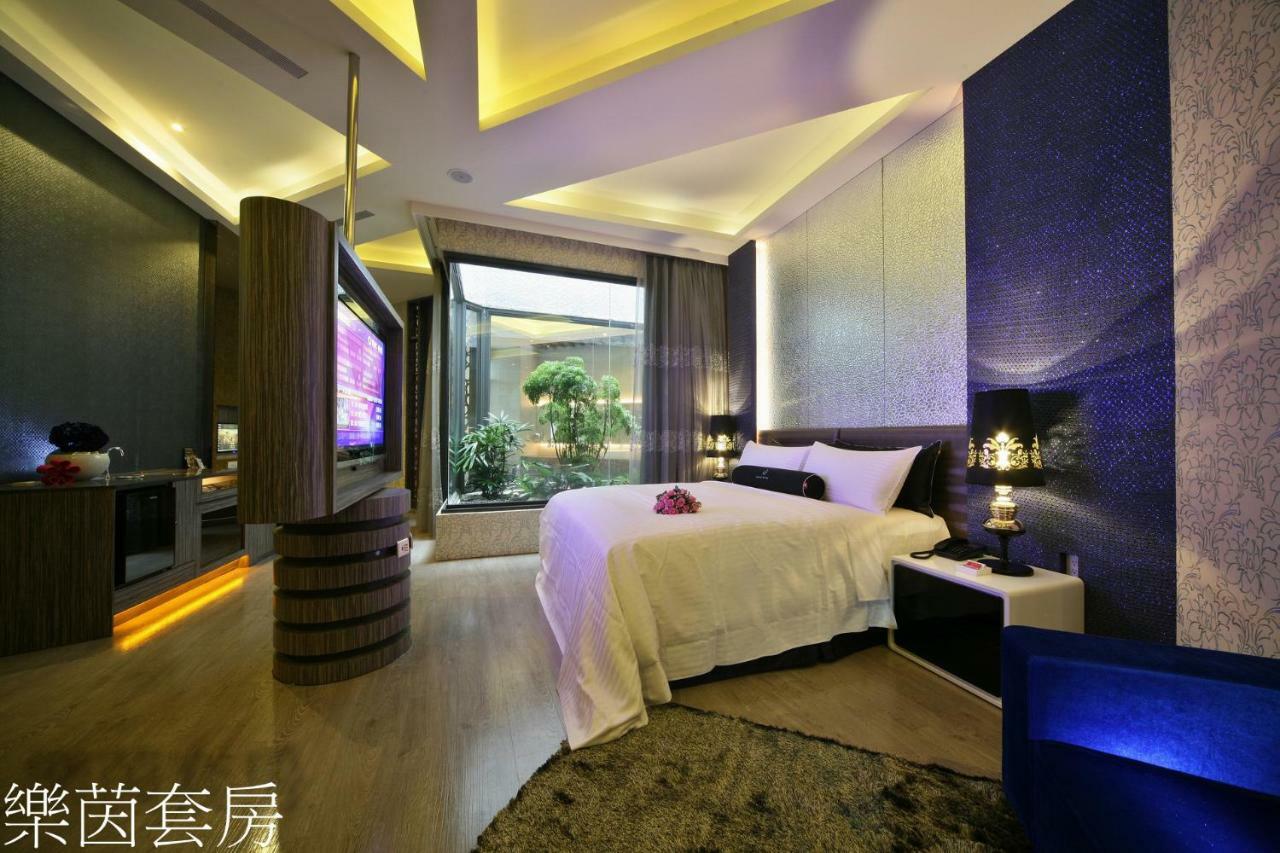 Doule Motel Taichung Exterior photo